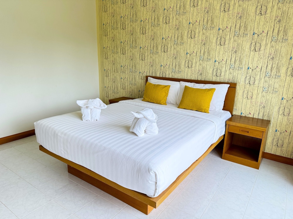 Deluxe Suite - Photo 17