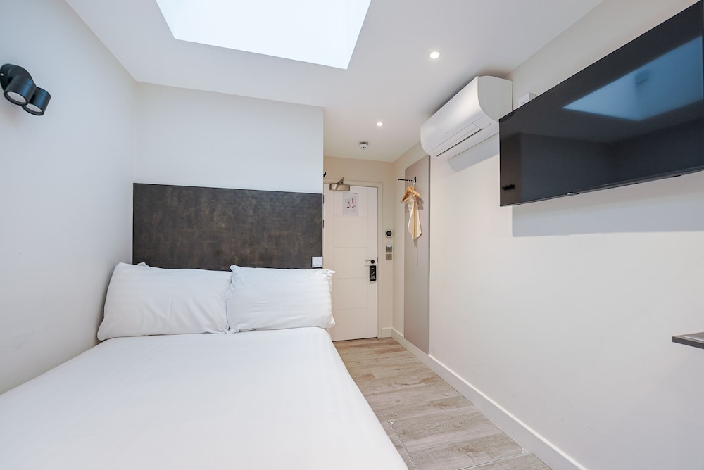Basic Double Room photo 3