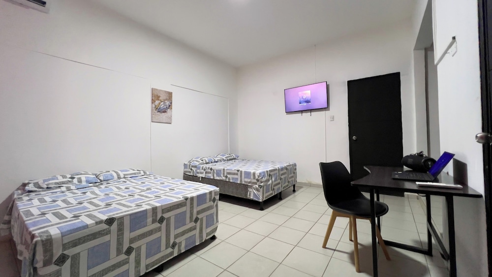 Comfort Quadruple Room, 2 Double Beds, Non Smoking, Private Bathroom photo 2