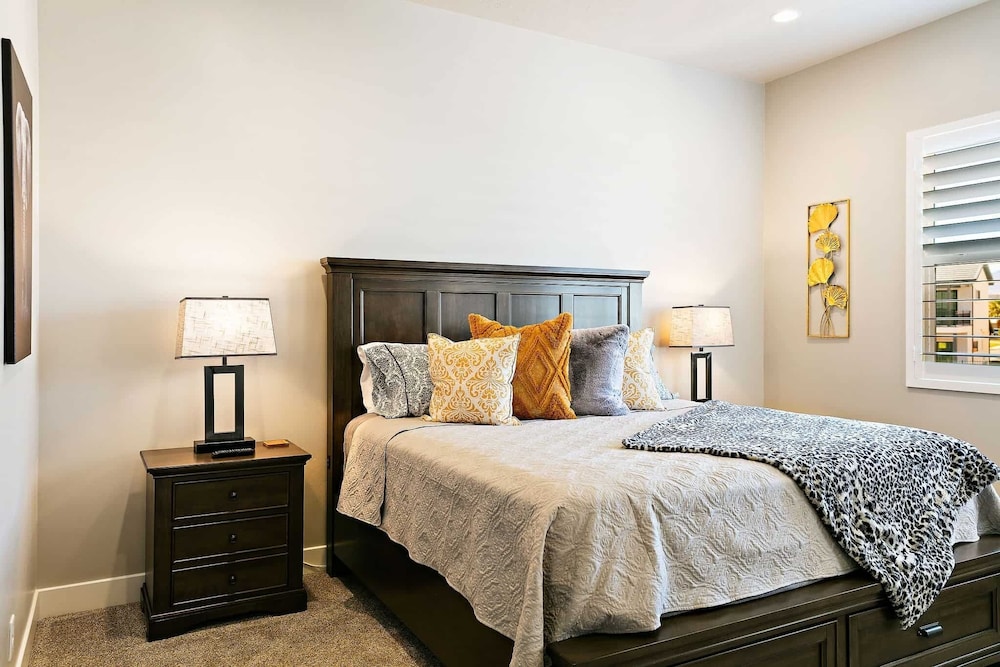 Townhome, 5 Bedrooms photo 1