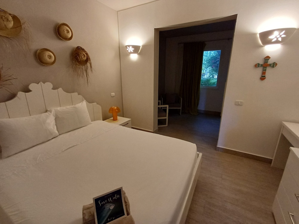 Deluxe Room, 1 Queen Bed