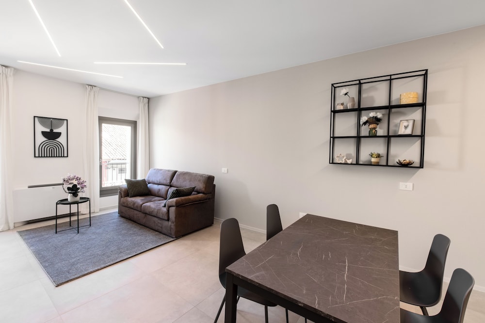 Luxury Apartment, City View, Tower