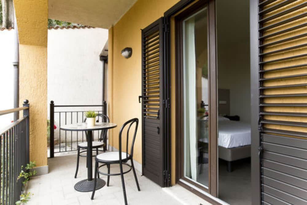 Superior Quadruple Room, Lake View