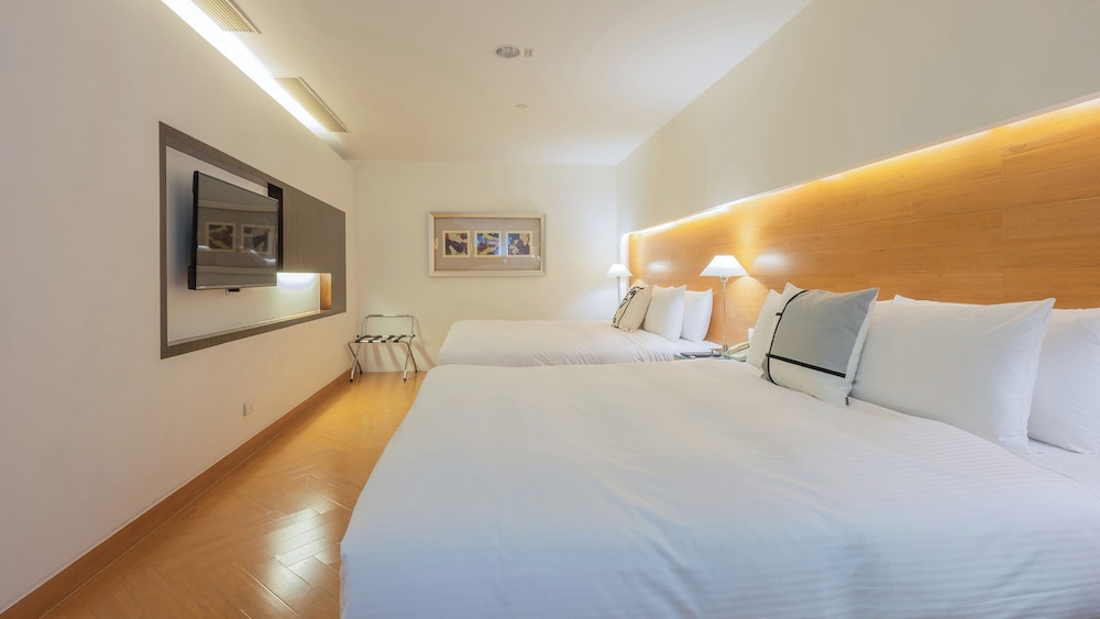 Family Suite, City View - Photo 5