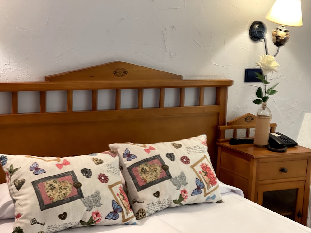 Double Room - Photo 14