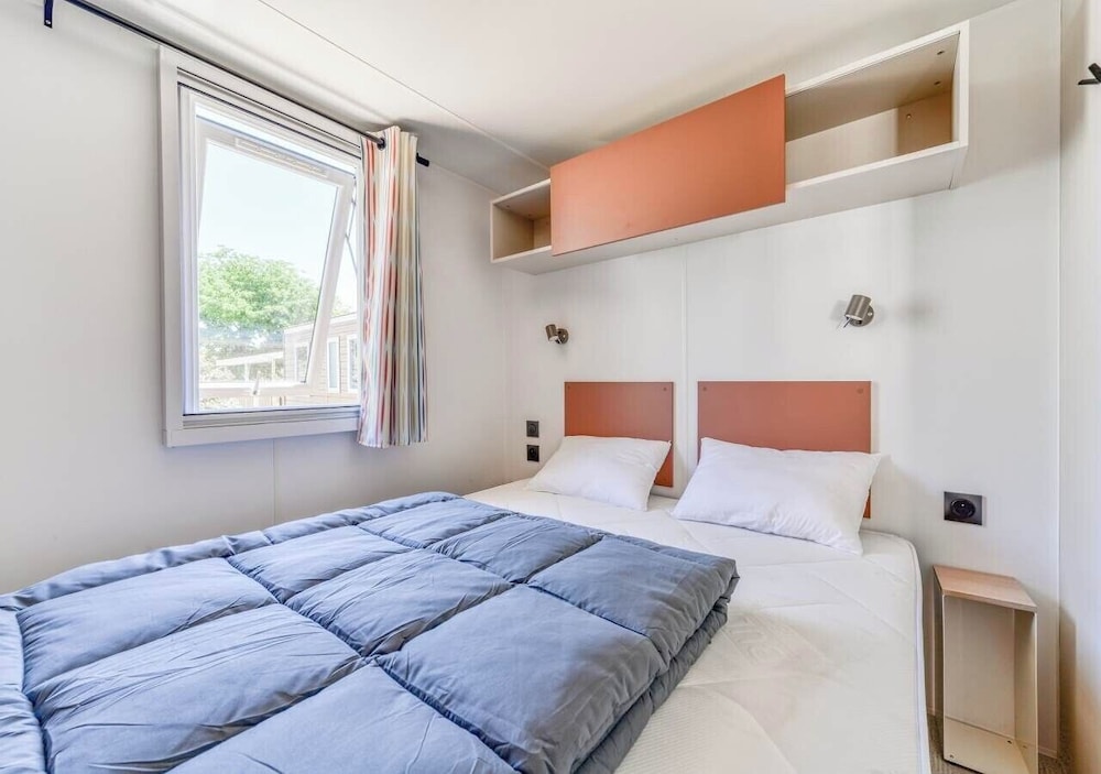 Premium Mobile Home, 3 Bedrooms photo 2