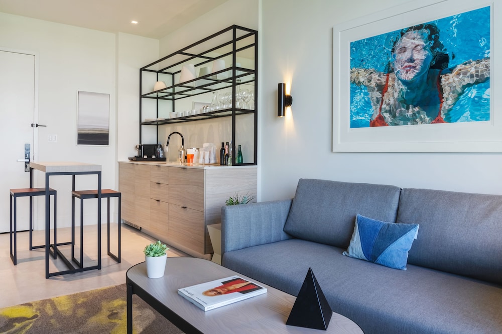 Platinum Suite - Photo 5