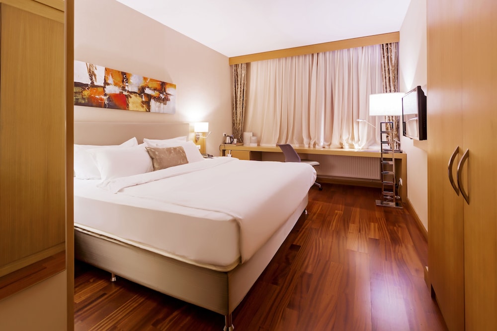 Superior Room, River View
