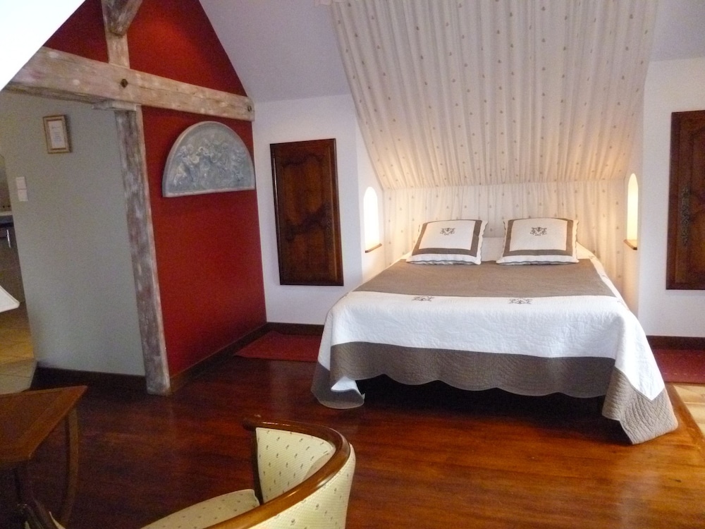 Suite, Pool View photo 3