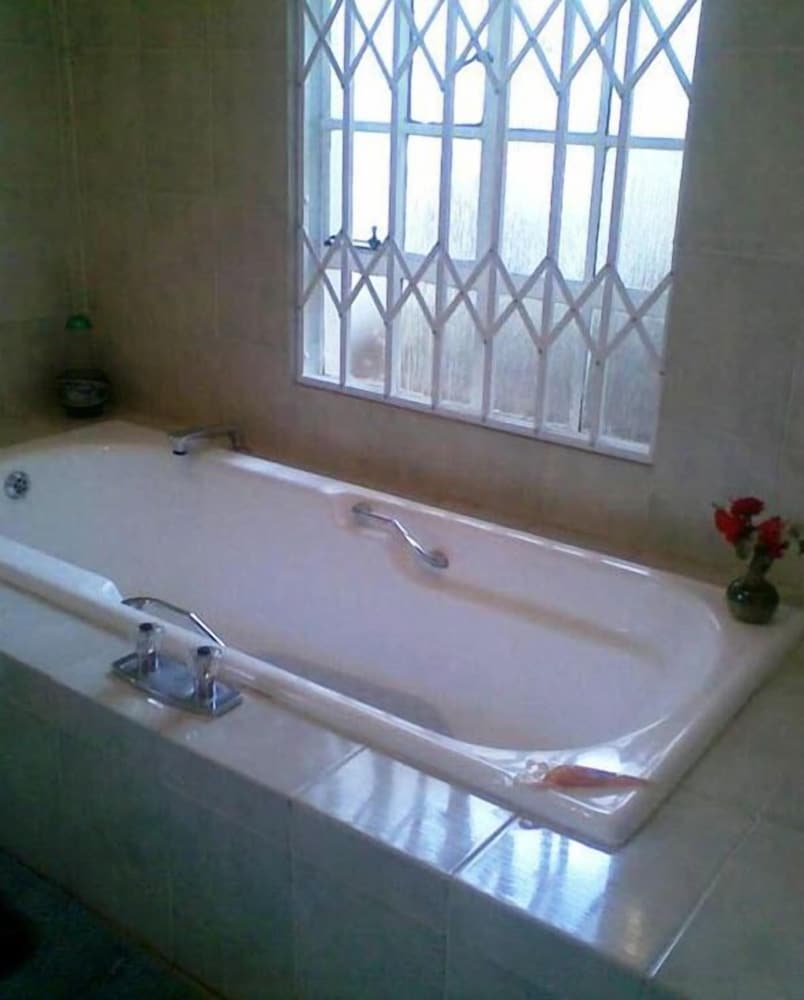 Luxury Room, 1 Queen Bed photo 2