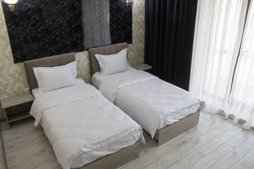 Basic Twin Room photo 2