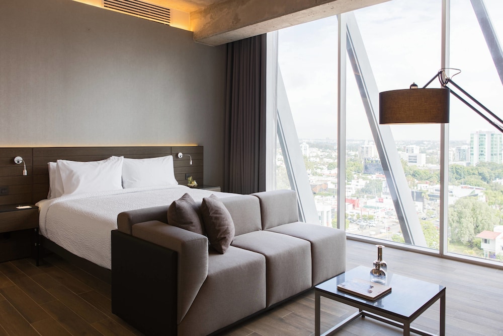 Suite, 1 King Bed (Bi-Level) photo 1