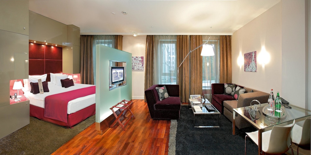 Deluxe Suite photo 1