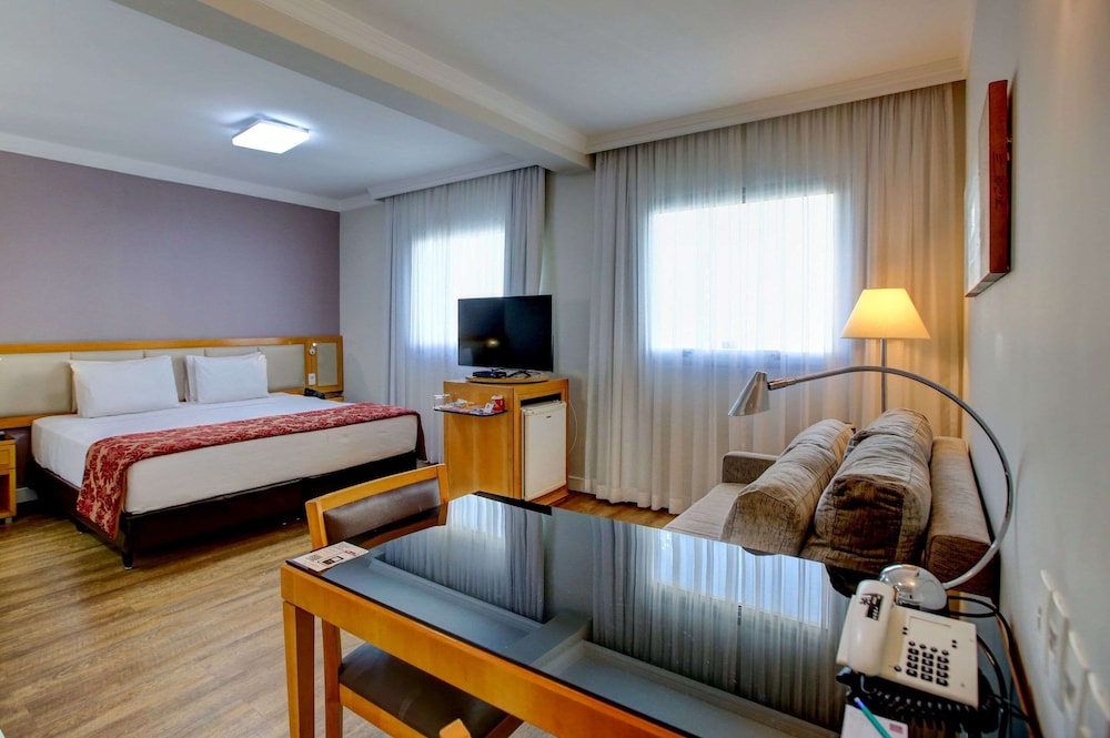 Executive Suite, 1 King Bed With Sofa Bed - Photo 1