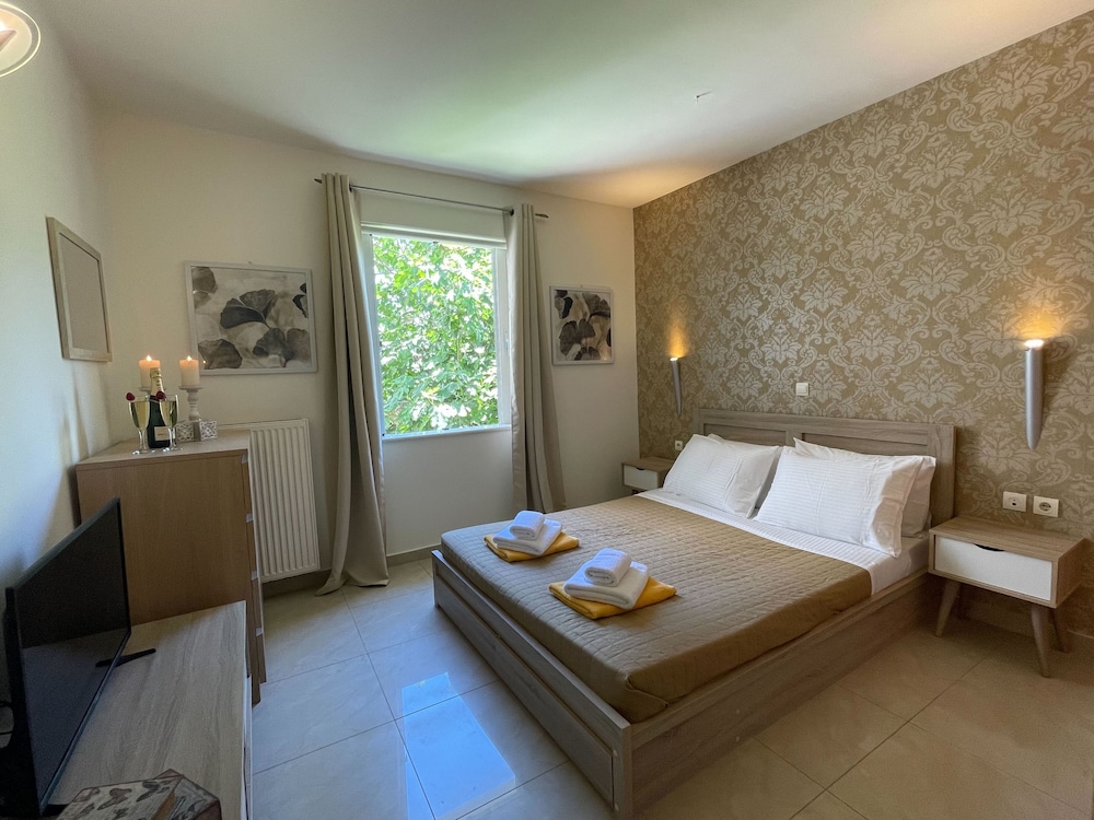 Artdeco Luxury Suites #A3 photo 3