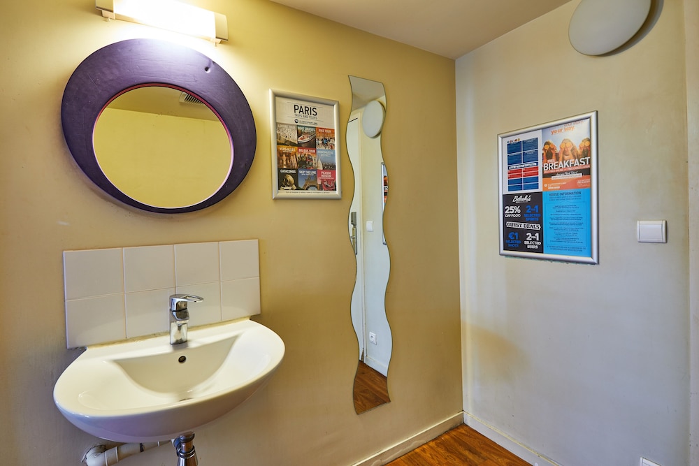 Shared Dormitory, Mixed Dorm, Shared Bathroom (12 Bed Dorm) photo 2