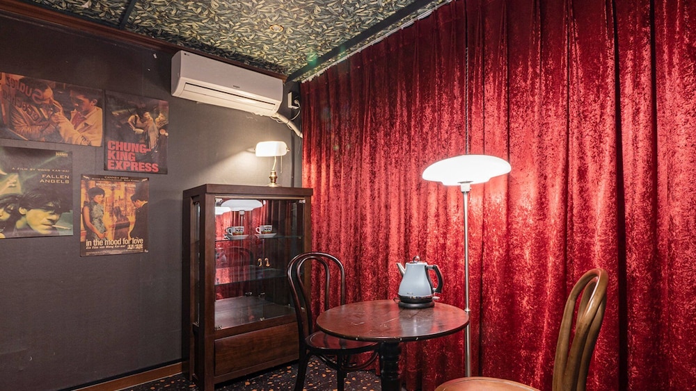 Party Room - Photo 14