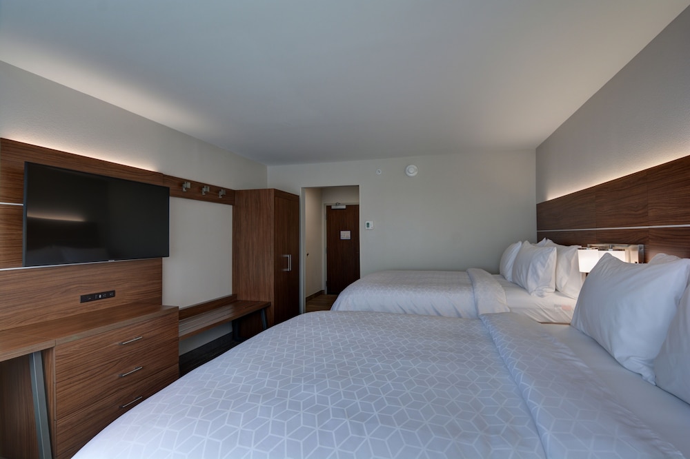 Standard Room, 2 Queen Beds, Accessible (Communications) - Photo 3