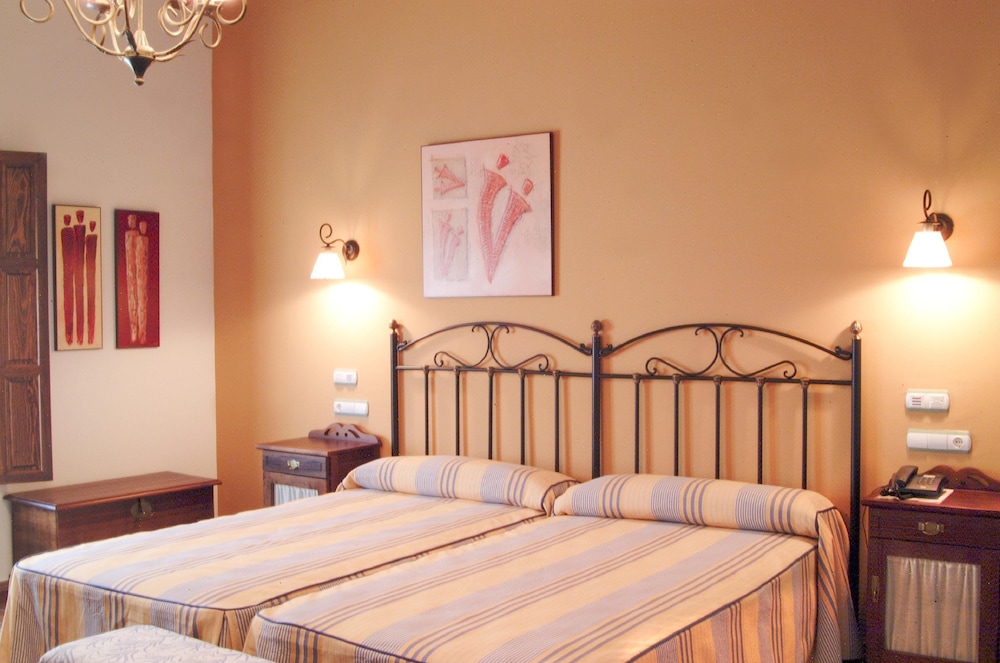 Triple Room - Photo 1