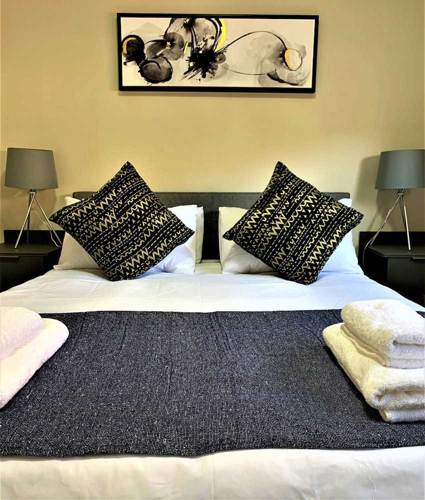 Luxury Apartment photo 2