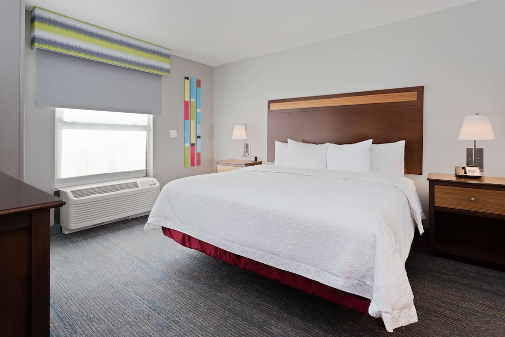 1 Bedroom King Suite Accessible w/ 3x3 Shower - Photo 2