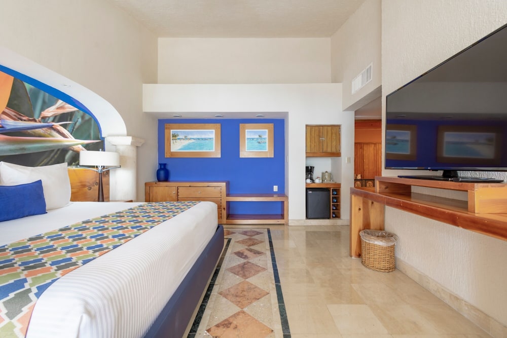 Deluxe Room, 1 King Bed, Ocean View