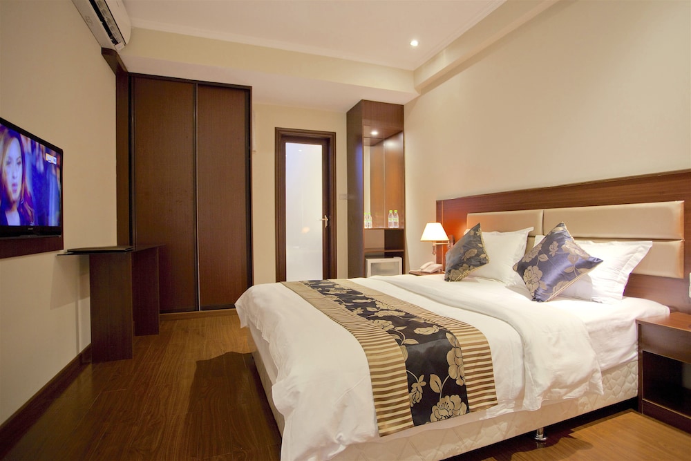 Deluxe Double or Twin Room, City View