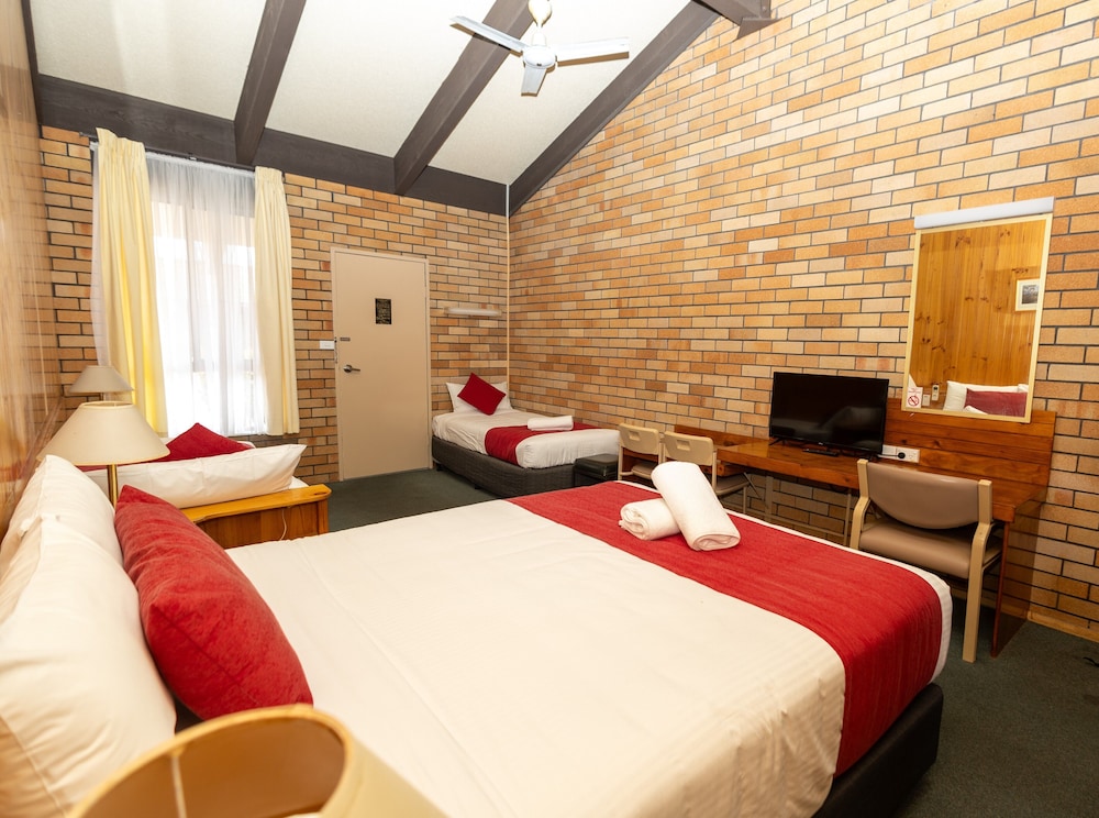 Superior Triple Room photo 2