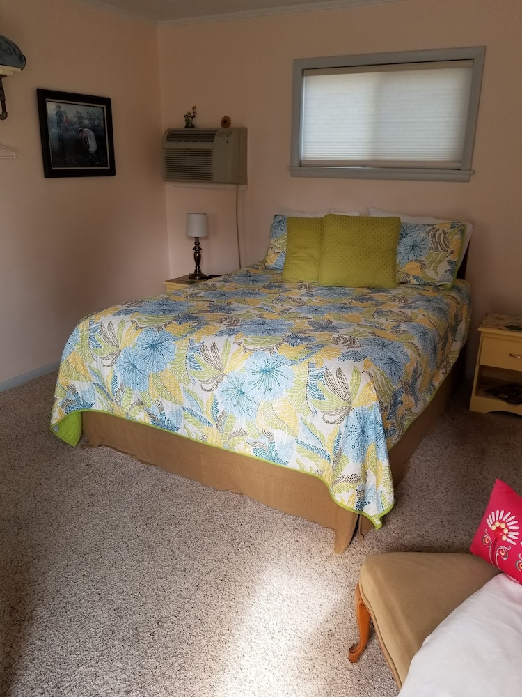 Standard Room, 1 Queen Bed photo 1