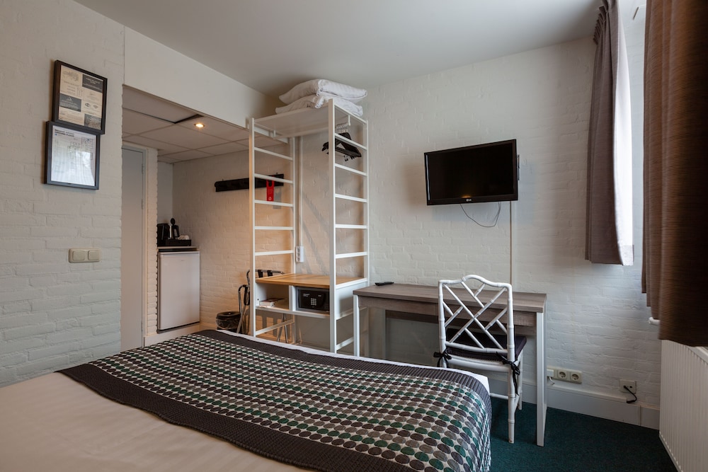 Business Room, 1 Queen Bed, Non Smoking - Photo 17