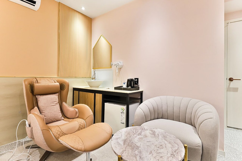 Premium Room - Photo 5