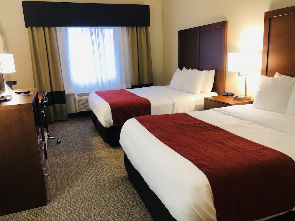 Standard Room, 2 Double Beds, Non Smoking - Photo 3