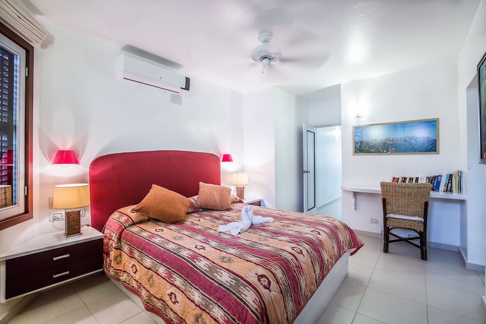 Apartment, Ocean View, Beachfront photo 3
