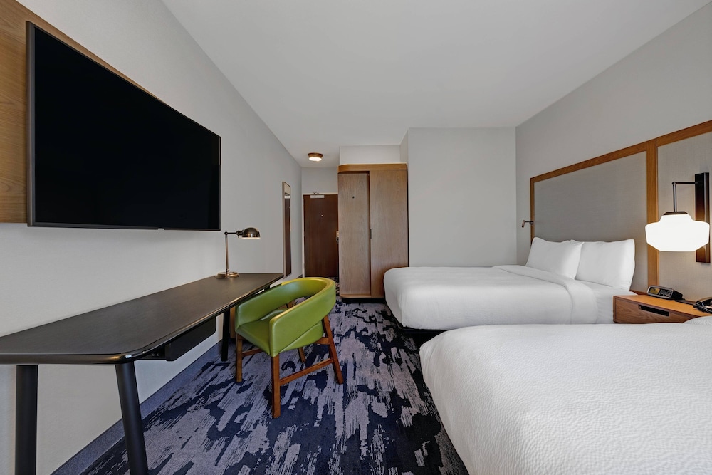 Room, 2 Queen Beds - Photo 6