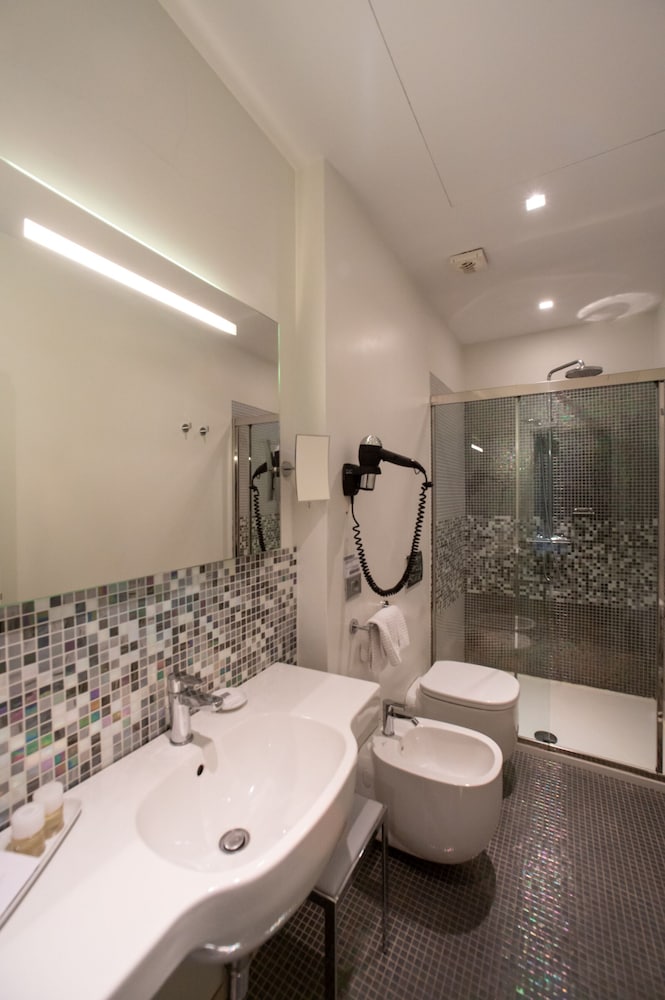 Classic Double Room - Photo 5