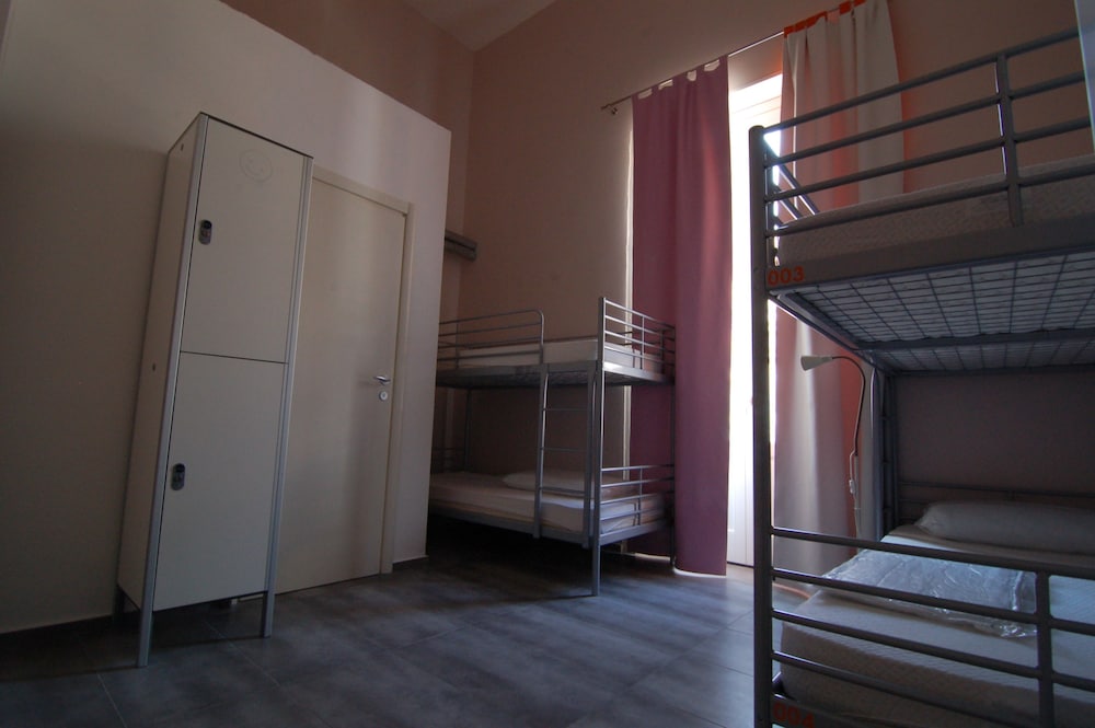 Comfort Shared Dormitory, Mixed Dorm (8 beds) photo 2