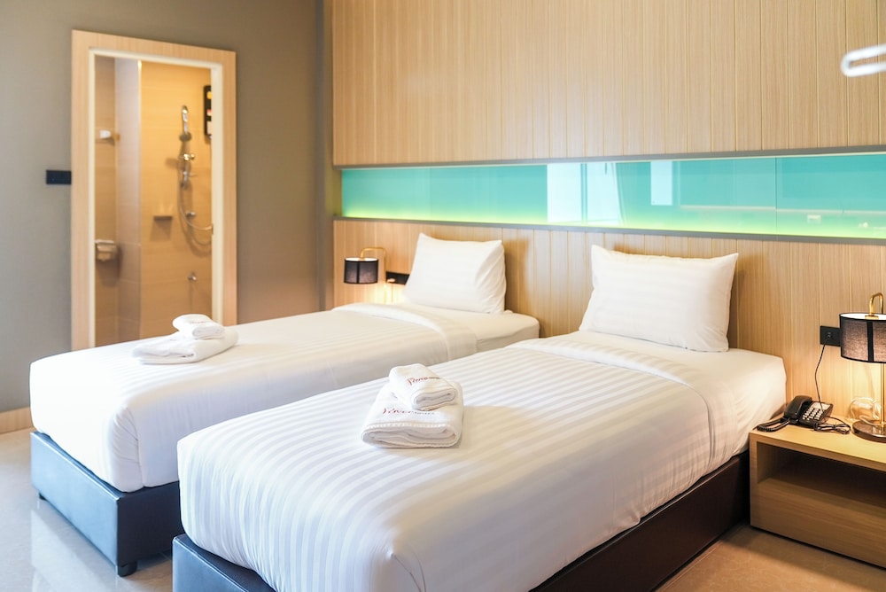 Deluxe Twin Room, Balcony, City View