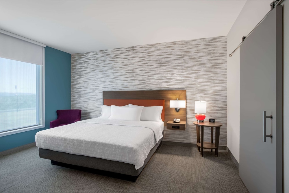 Studio Suite, 1 King Bed, Accessible (Roll-In Shower) - Photo 2