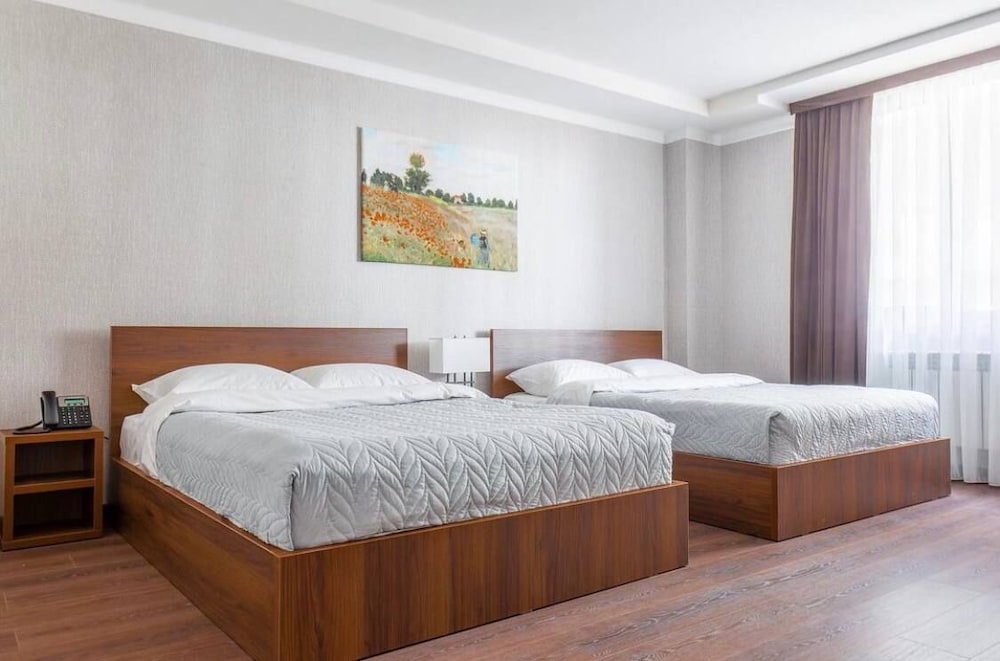 Standard Twin Room - Photo 1