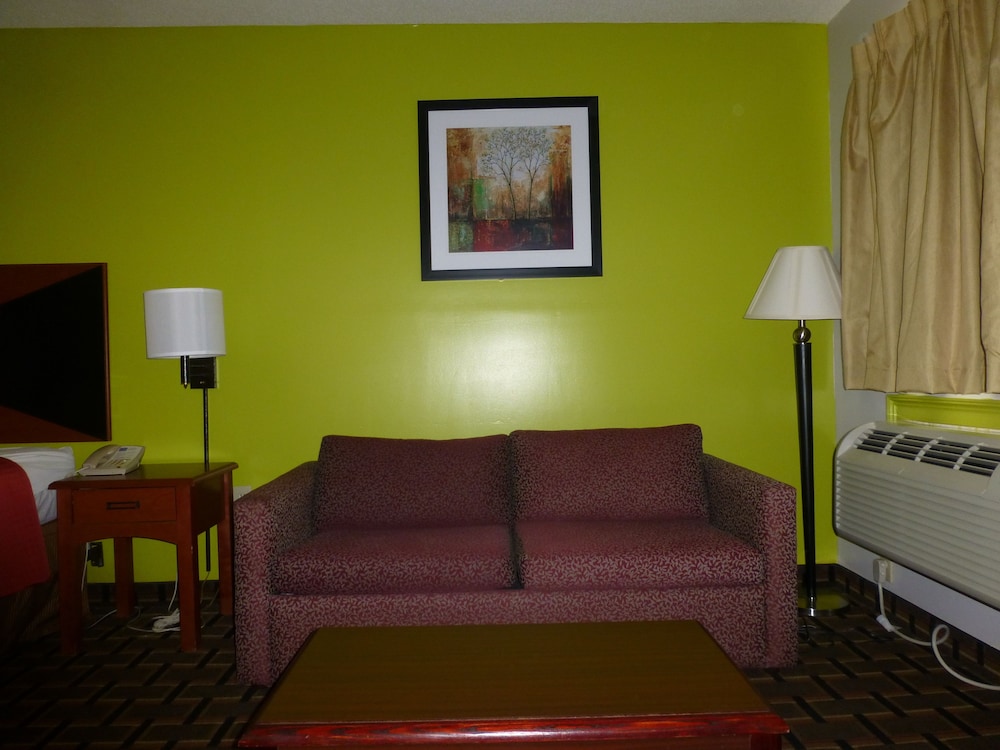 Standard Room, 1 King Bed, Non Smoking photo 1