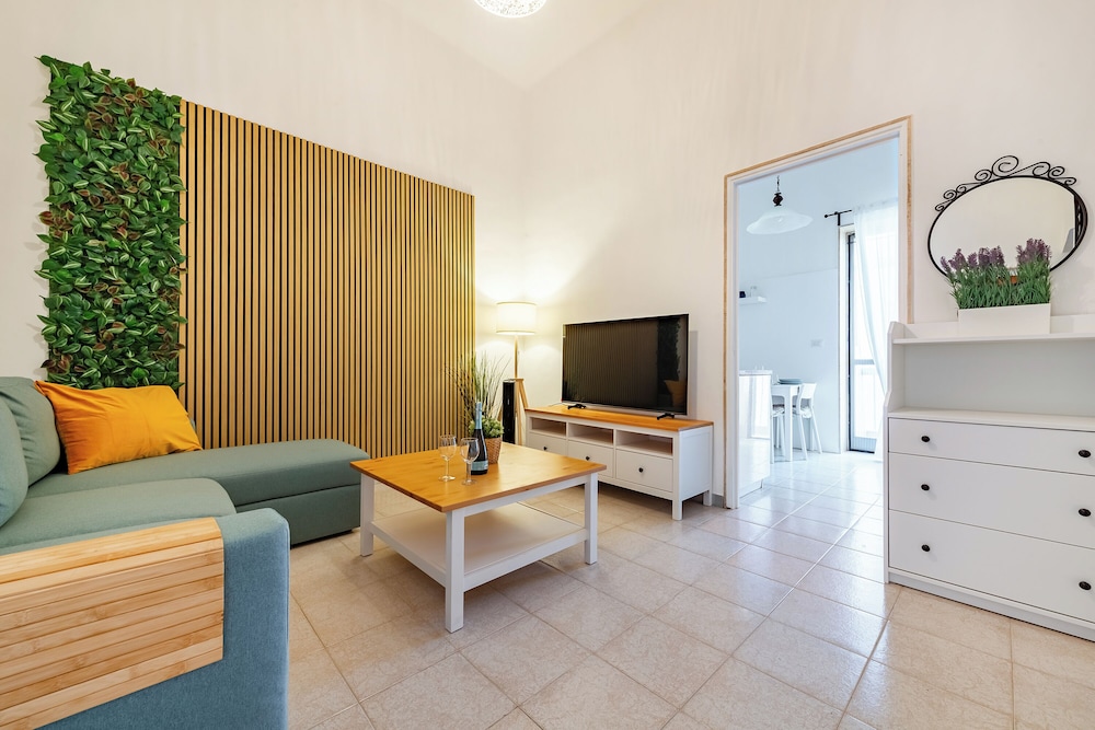 Family Apartment, Multiple Bedrooms (Eva Apartment Bari)