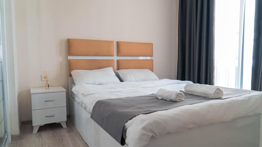 Deluxe Suite, Balcony, City View