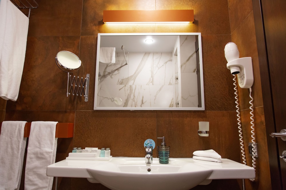 Superior Double or Twin Room photo 2