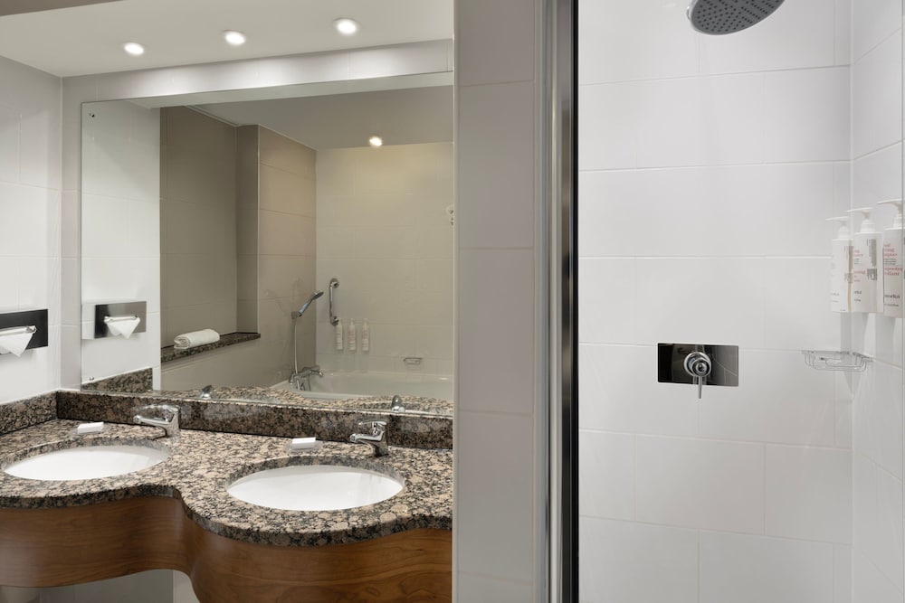 Suite, 1 Bedroom, Park View - Photo 6