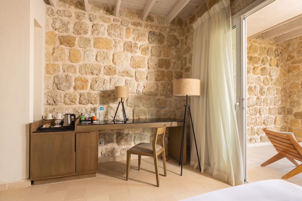 Standard Double Room - Photo 8