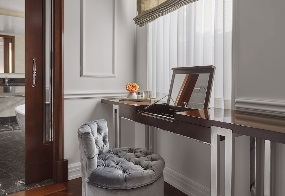 Suite (Rosewood)