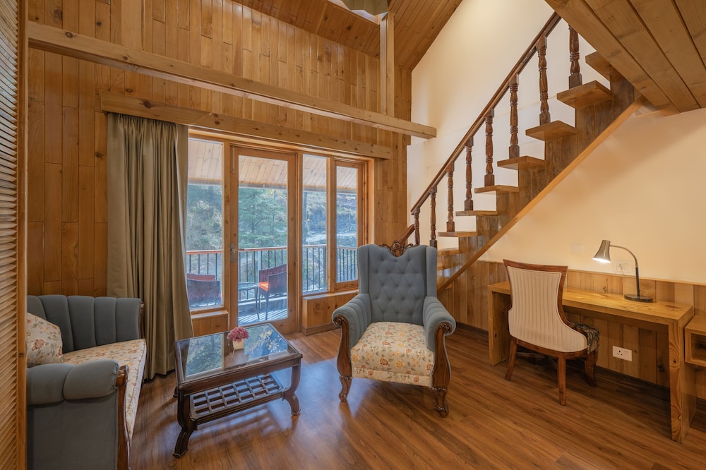 Family Quadruple Room, Bathtub, Mountain View photo 3