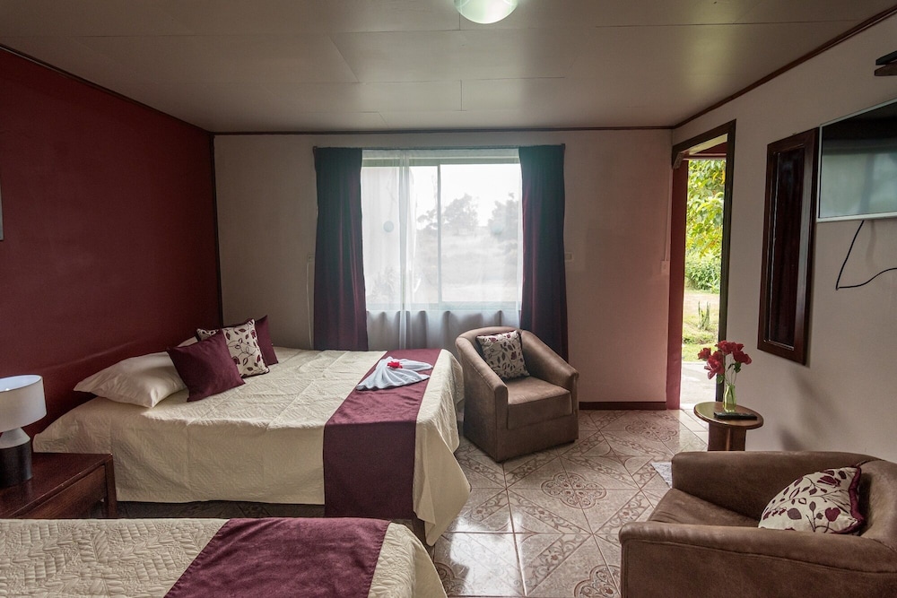 Deluxe Quadruple Room photo 3