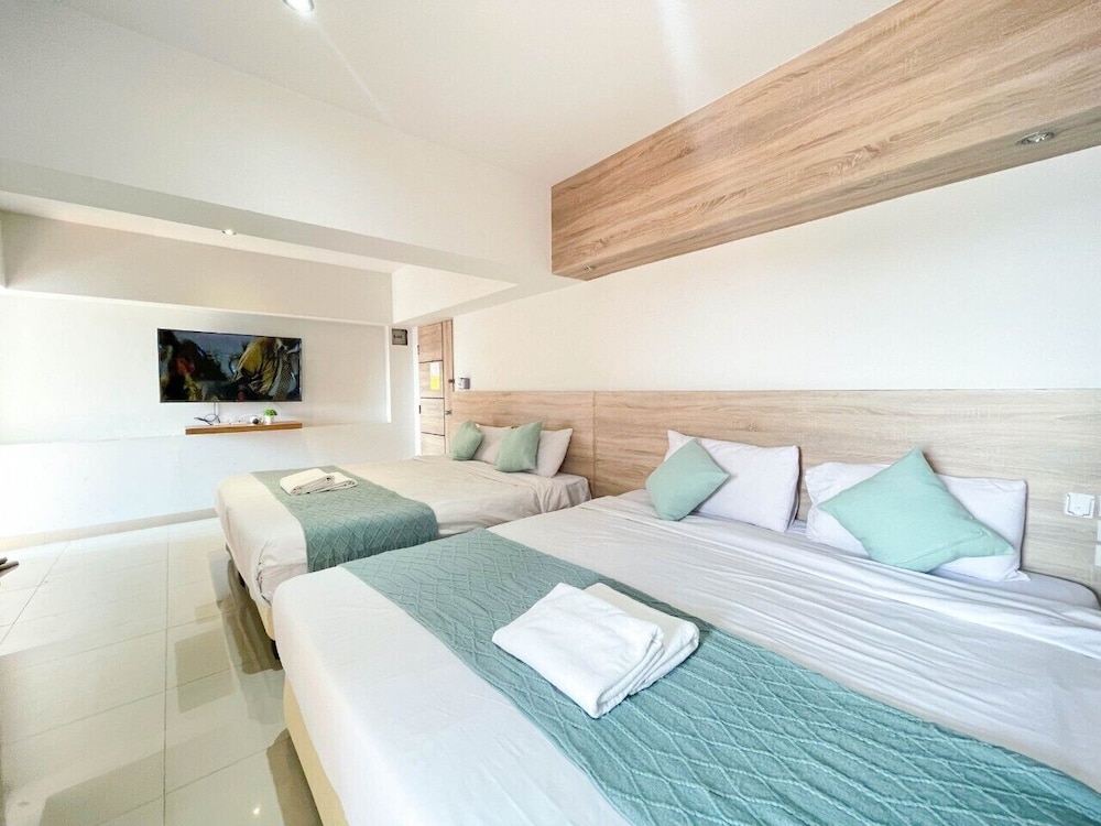 Family Room, 2 King Beds photo 2