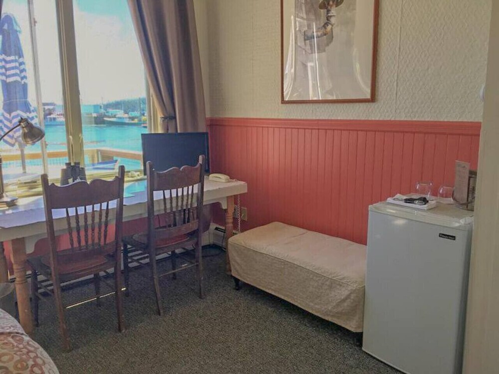 Double Room, 1 King Bed, Sea View (The Stephen Taber) photo 3